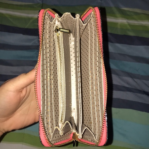 Wallet - Picture 3 of 4